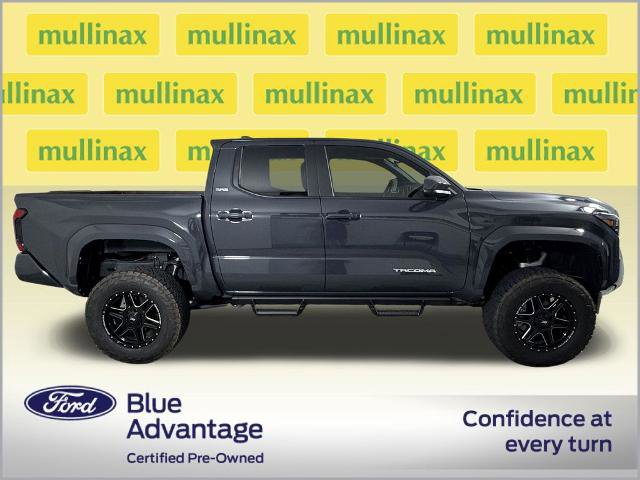 Used 2025 Toyota Tacoma SR5 AWD/4WD image 2