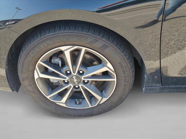 Used 2024 Kia Forte LXS FWD image 12