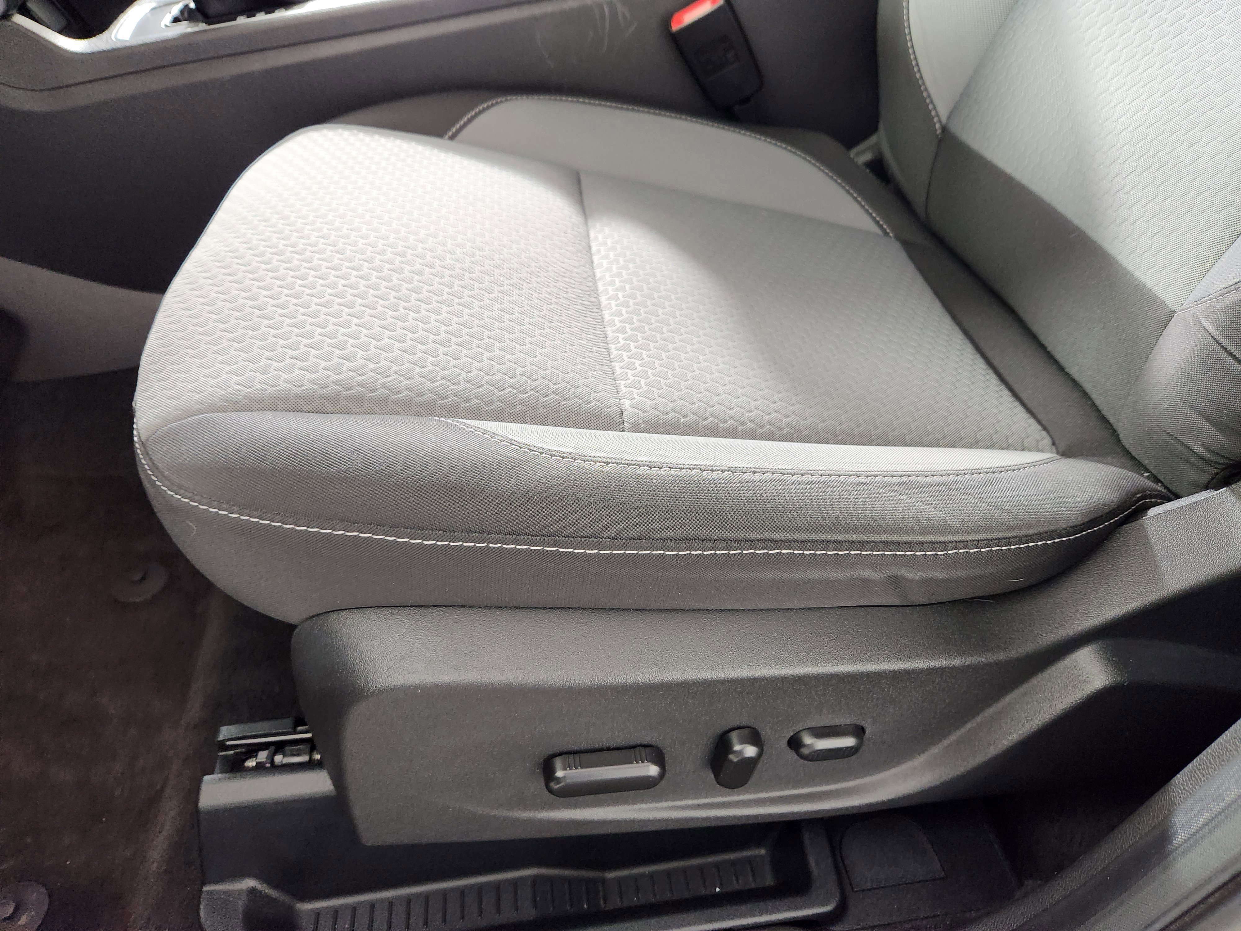 Certified 2018 Ford Escape SE w/ Ford Safe & Smart Package image 13