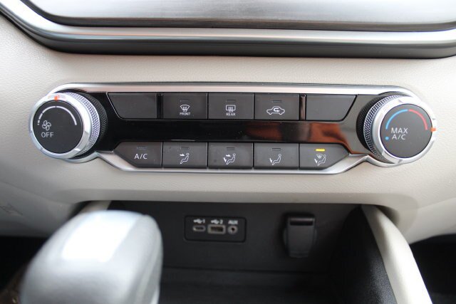 Used 2025 Nissan Altima 2.5 SV FWD image 33