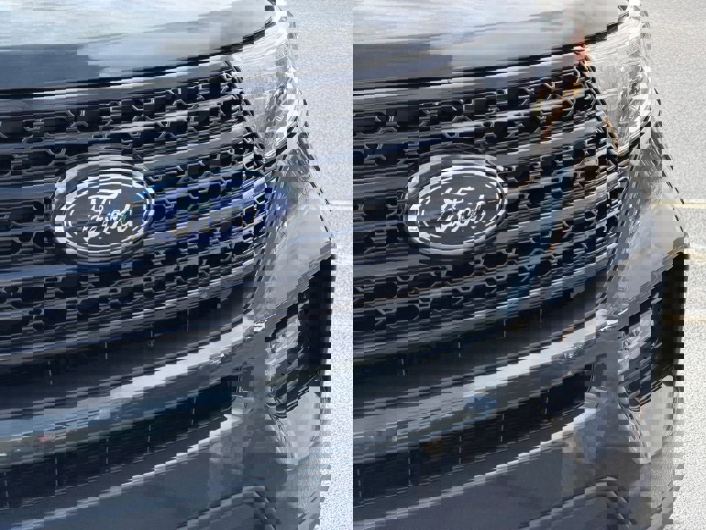 Certified 2023 Ford Explorer XLT w/ Equipment Group 202A image 21