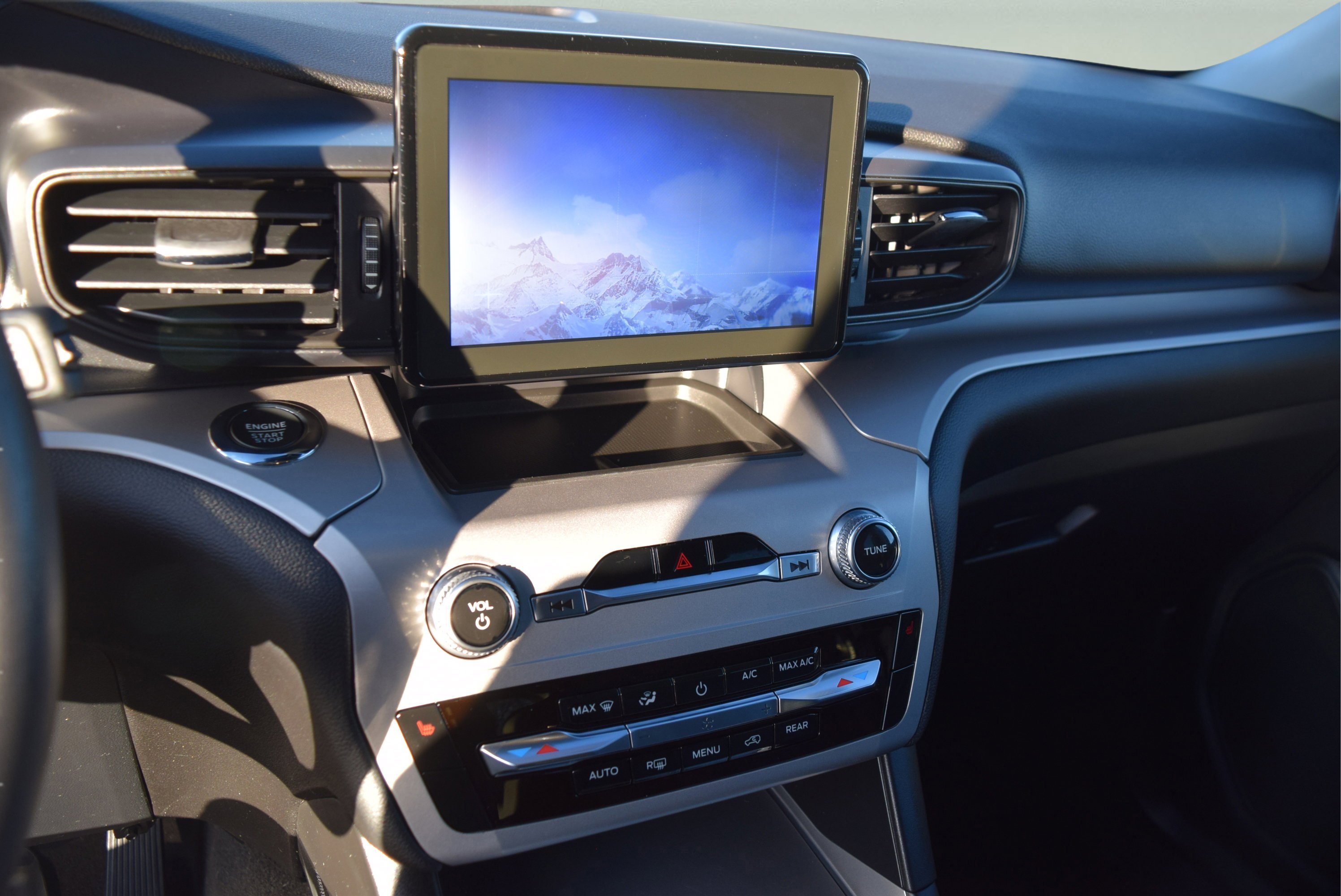 Certified 2023 Ford Explorer XLT image 12