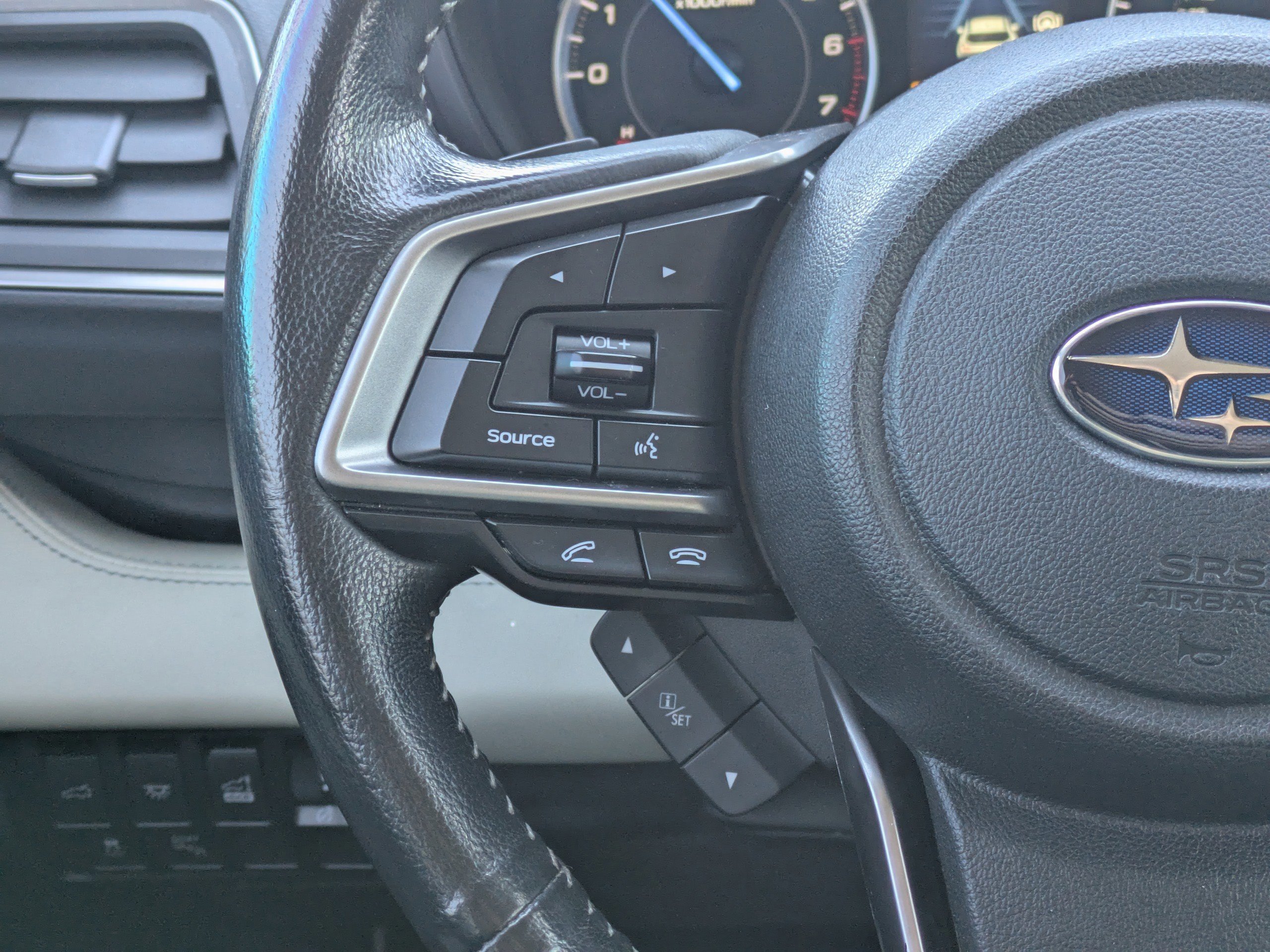 Used 2022 Subaru Ascent Limited image 18