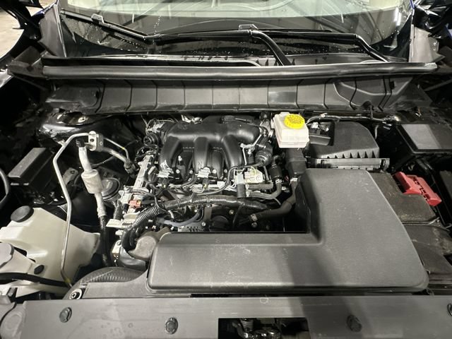 Used 2025 Nissan Pathfinder SV FWD image 22