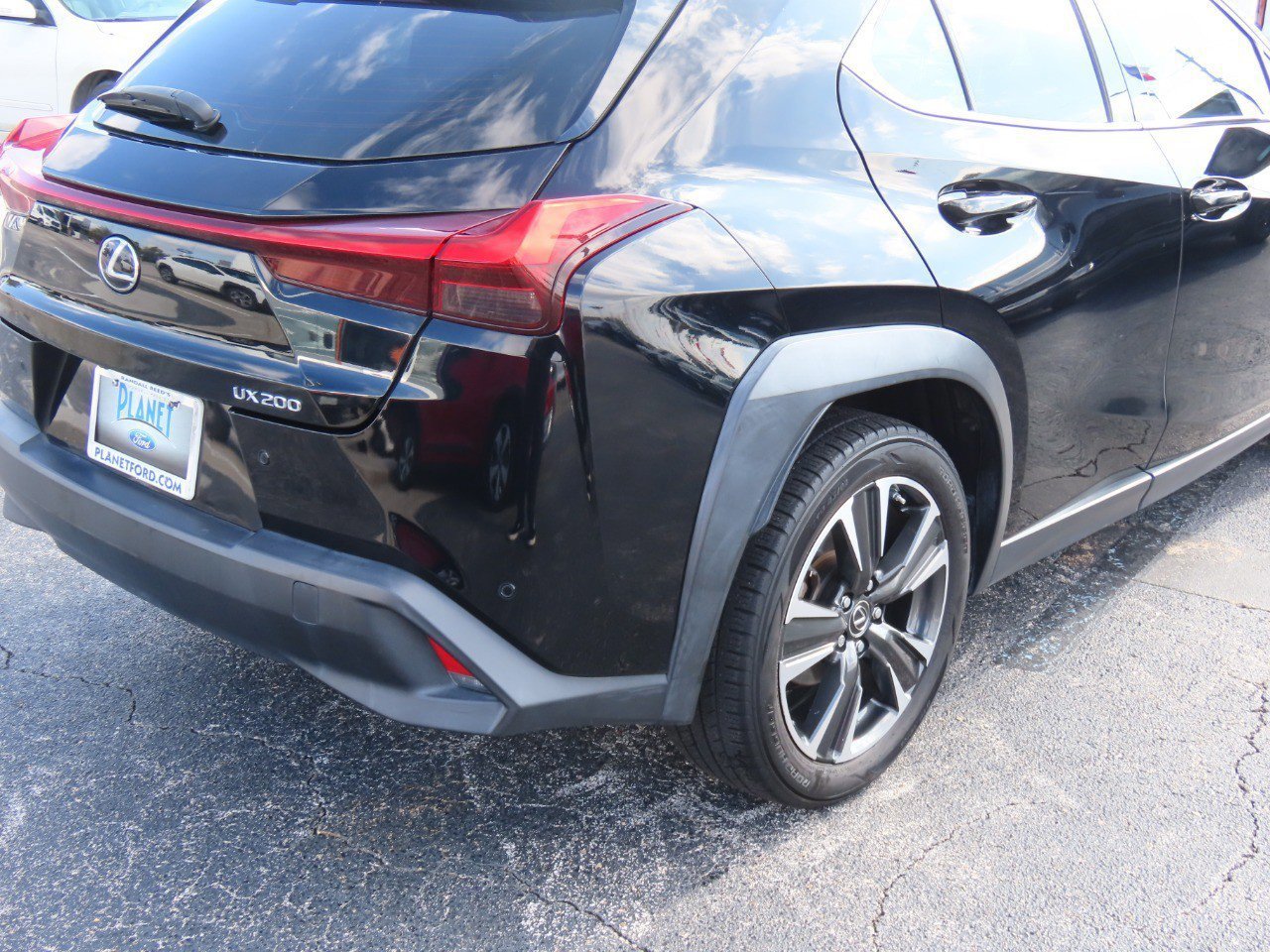 Used 2019 Lexus UX 200 image 6