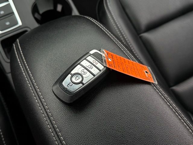 Certified 2025 Ford Escape Platinum image 30