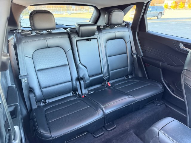 Certified 2025 Ford Escape Platinum AWD/4WD image 22