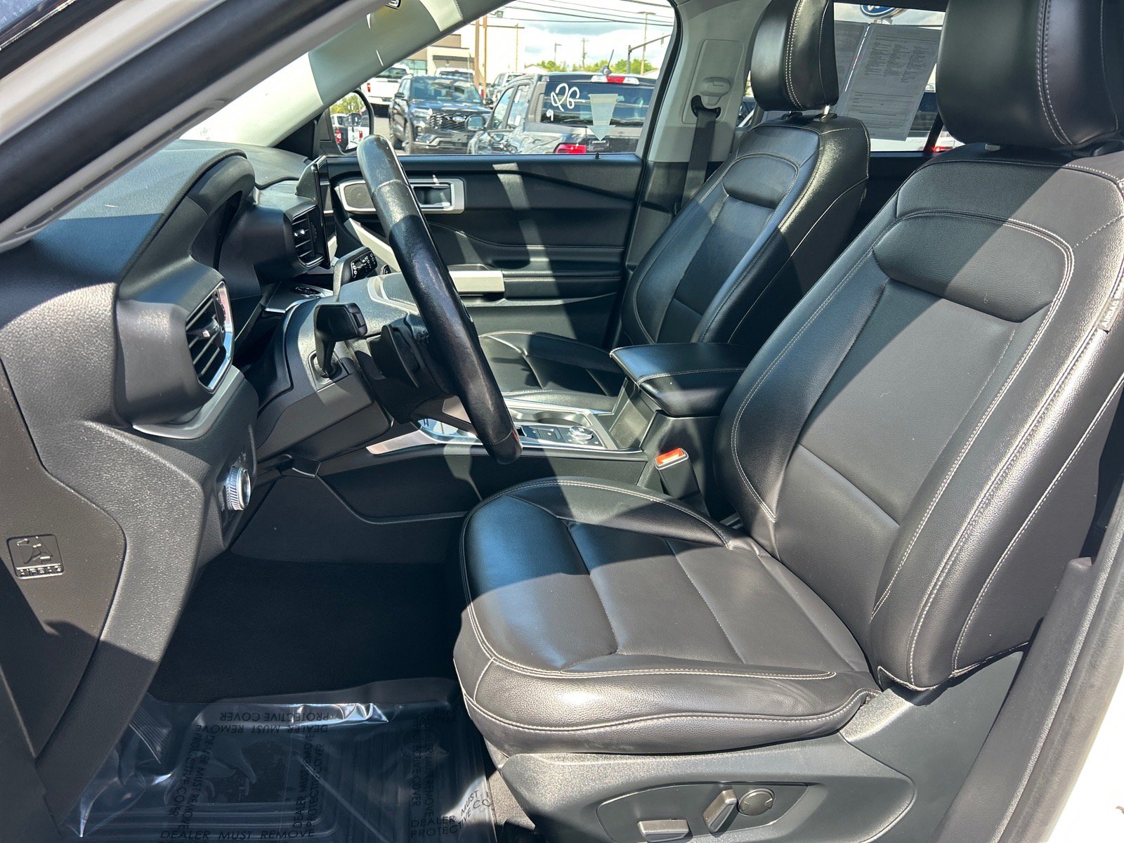 Certified 2021 Ford Explorer XLT w/ Equipment Group 202A AWD/4WD image 8