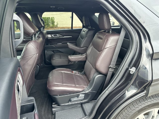 Certified 2025 Ford Explorer Platinum RWD image 23