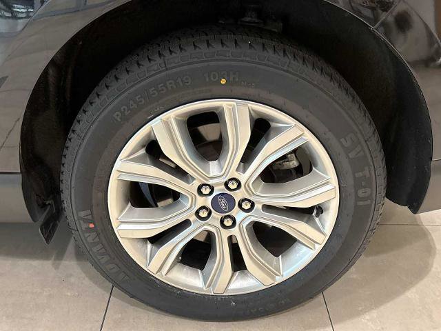 Certified 2022 Ford Edge Titanium w/ Equipment Group 301A image 32