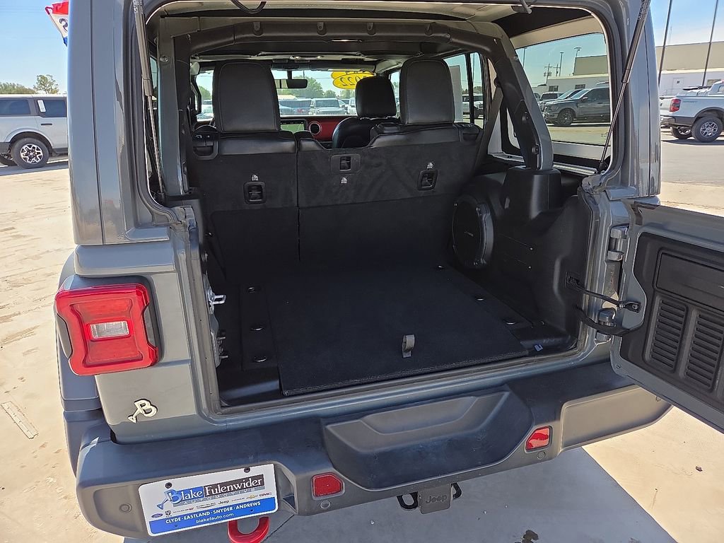 Used 2022 Jeep Wrangler Unlimited Rubicon w/ LED Lighting Group AWD/4WD image 17