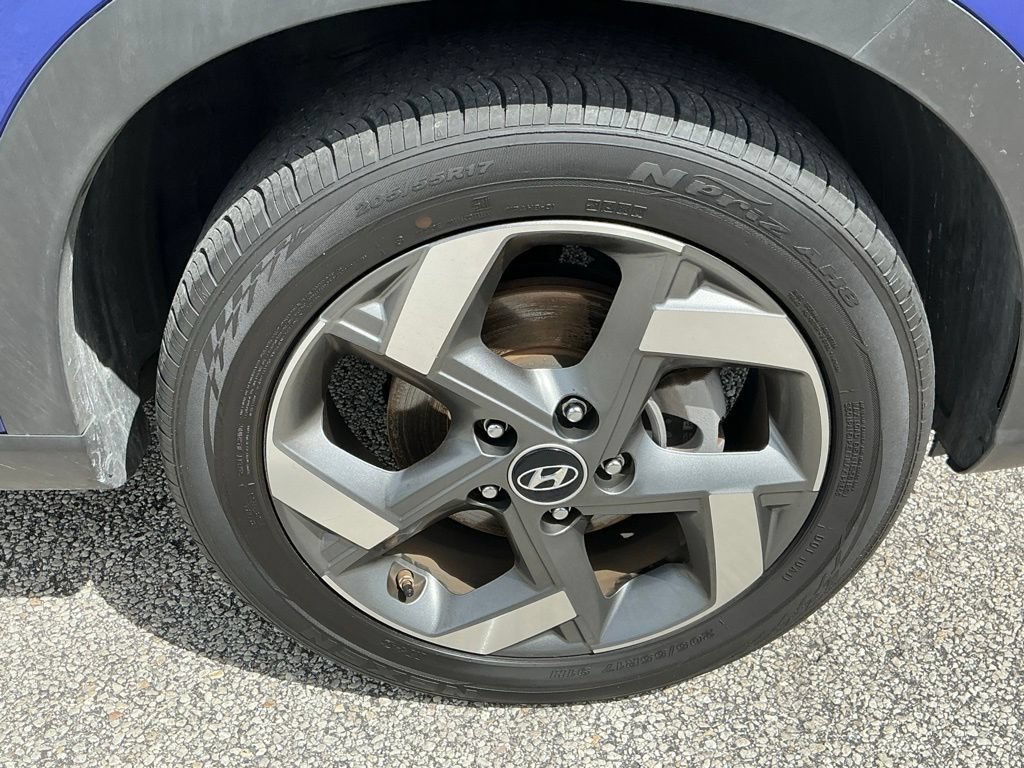 Used 2025 Hyundai Venue SEL FWD image 15