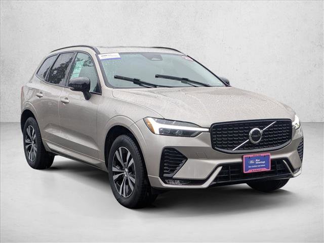Used 2025 Volvo XC60 B5 Core image 3
