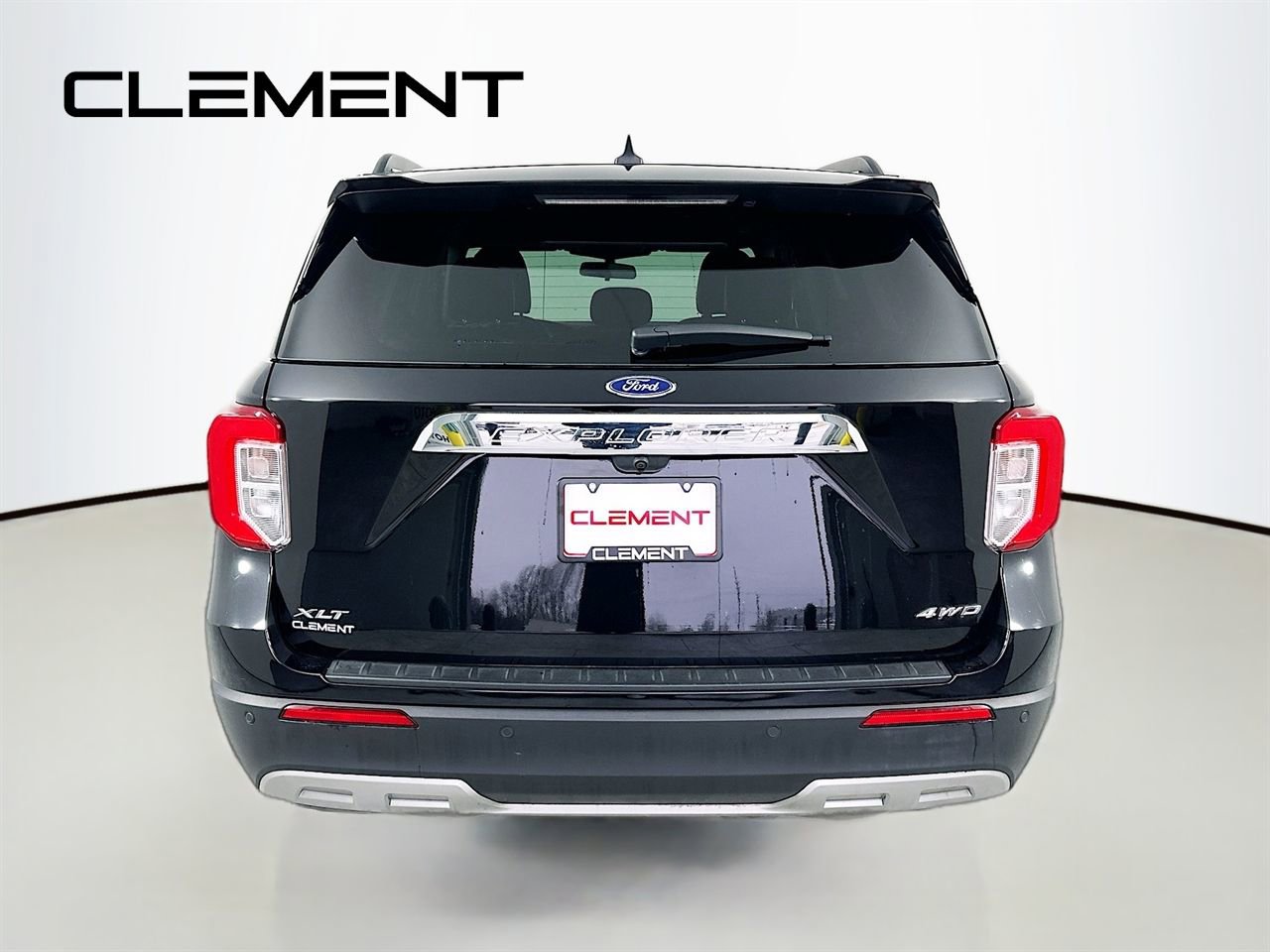 Certified 2022 Ford Explorer XLT w/ Equipment Group 202A image 8