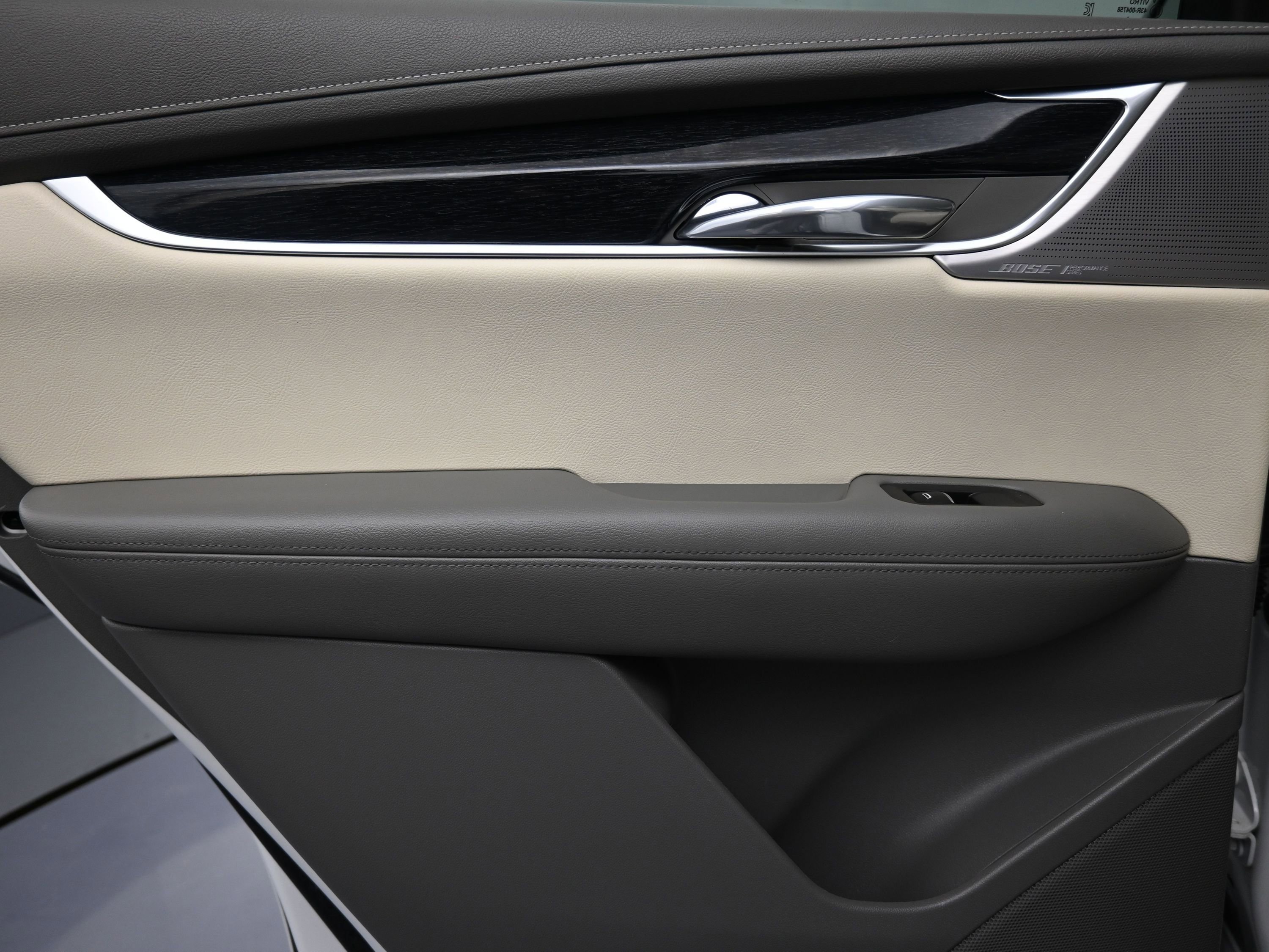 Used 2023 Cadillac XT6 Premium Luxury image 33