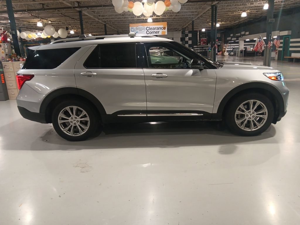 Certified 2020 Ford Explorer Limited AWD/4WD image 10