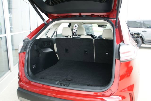 Certified 2022 Ford Edge Titanium w/ Class II Trailer Tow Package image 32