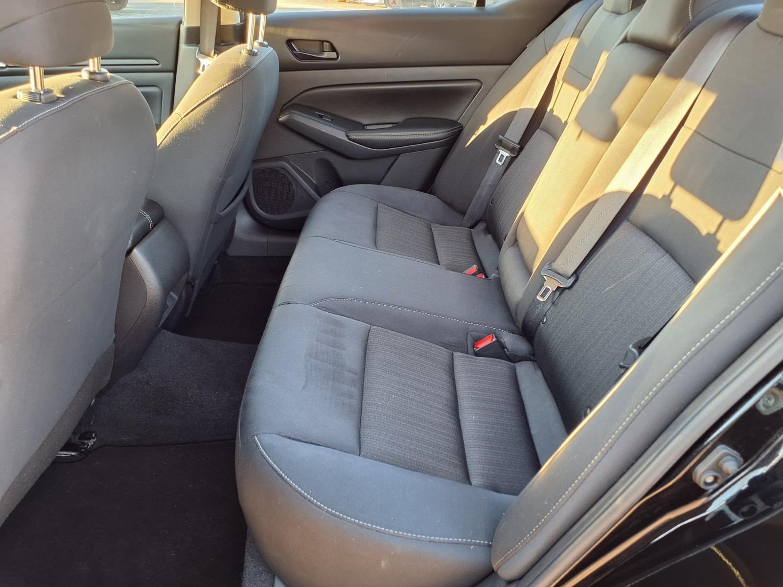Used 2025 Nissan Altima 2.5 SV FWD image 9