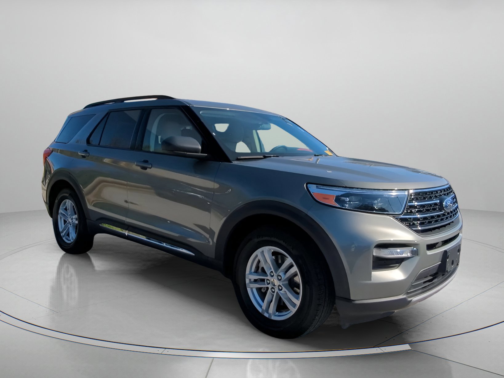 Certified 2020 Ford Explorer XLT w/ Equipment Group 202A image 30