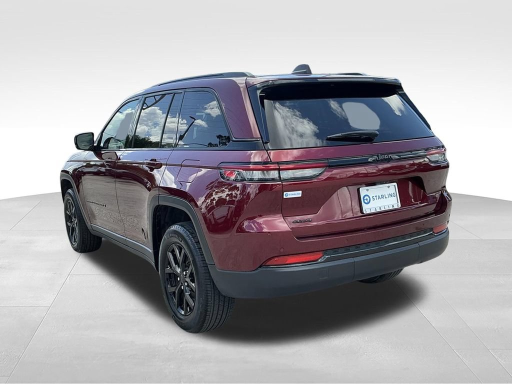 Used 2024 Jeep Grand Cherokee Altitude AWD/4WD image 5