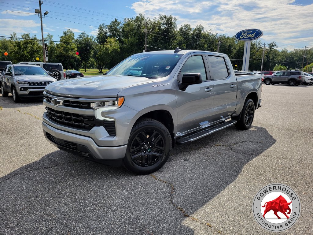Used 2024 Chevrolet Silverado 1500 RST RWD image 2