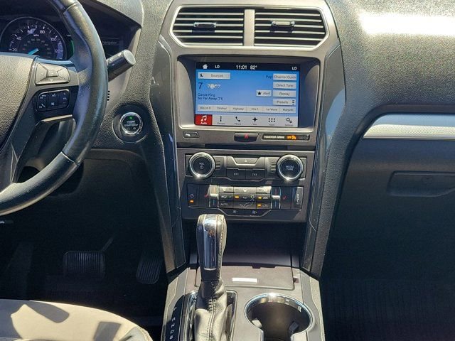 Certified 2017 Ford Explorer XLT w/ Equipment Group 202A FWD image 21