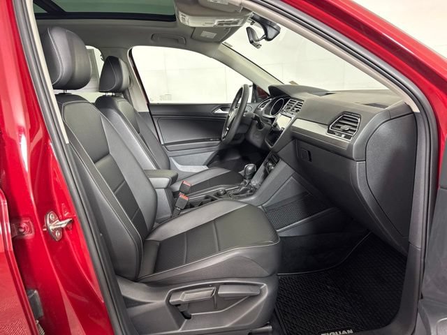 Used 2021 Volkswagen Tiguan SE AWD/4WD image 4