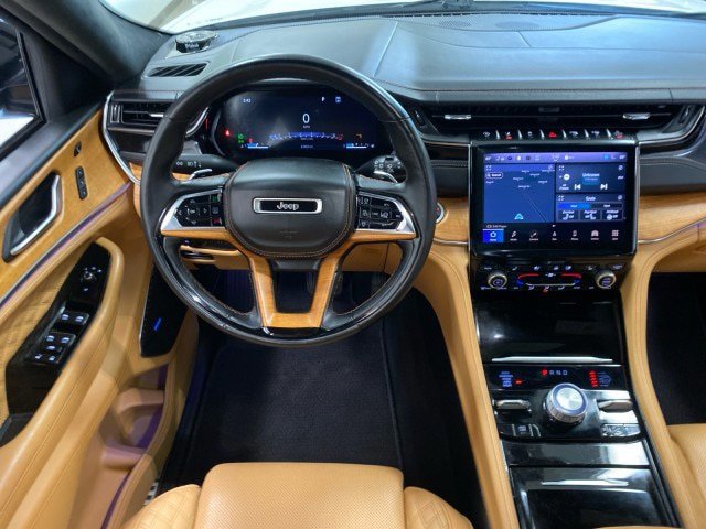 Used 2023 Jeep Grand Cherokee L Summit AWD/4WD image 13