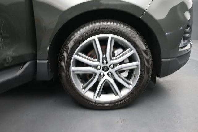 Certified 2024 Ford Edge Titanium AWD/4WD image 33
