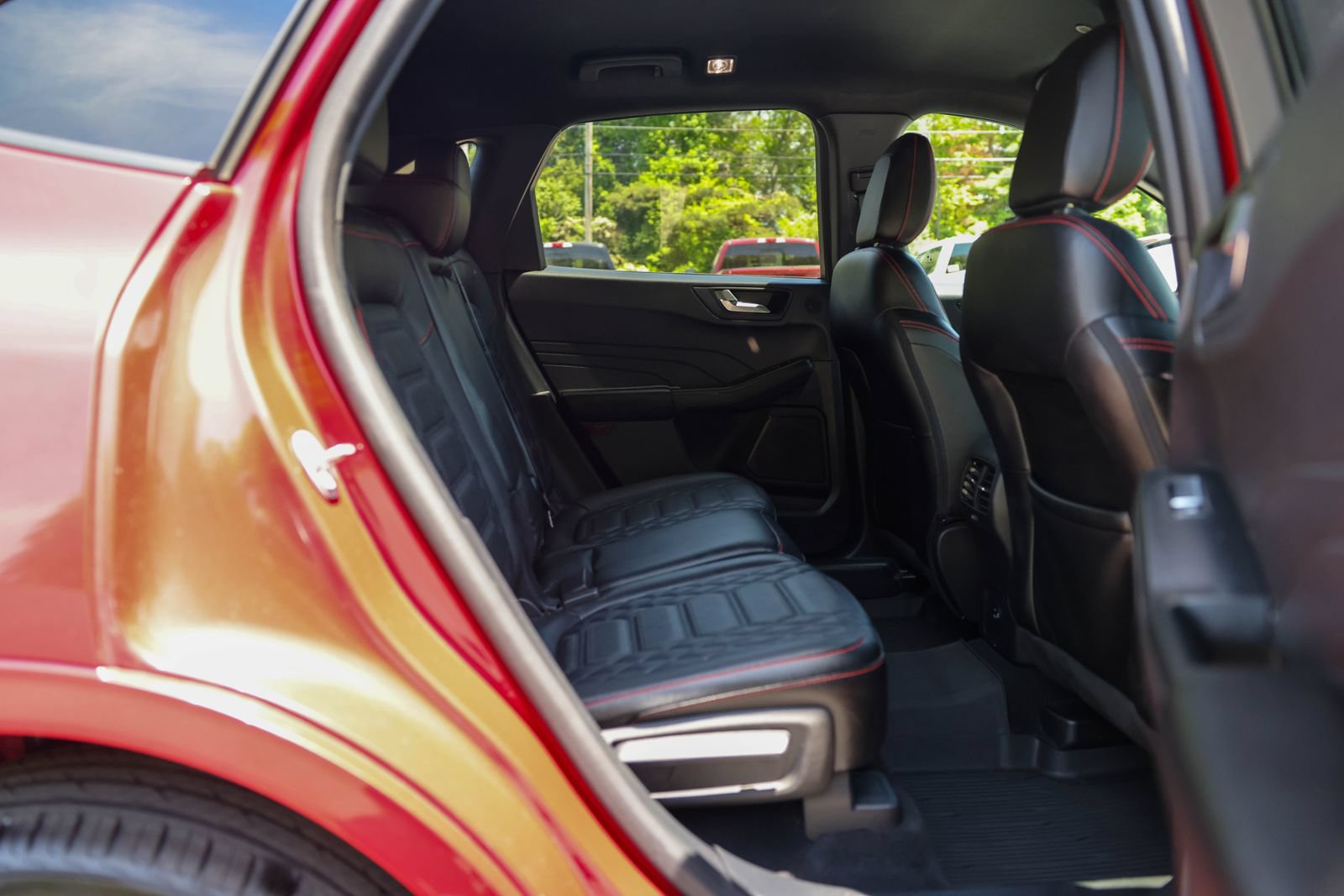 Certified 2023 Ford Escape ST-Line Elite w/ Premium Technology Package AWD/4WD image 13