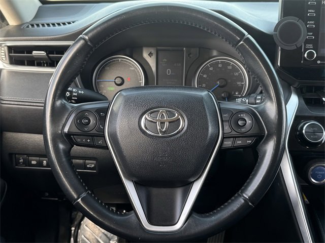 Used 2022 Toyota Venza LE image 12