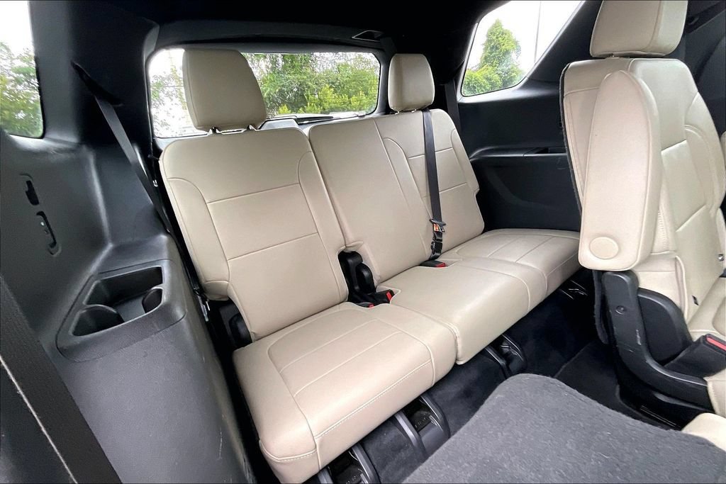 Used 2022 Chevrolet Traverse LT w/ LPO, Cargo Package AWD/4WD image 28