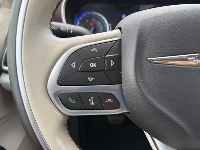Used 2017 Chrysler Pacifica Limited w/ Advanced Safetytec Group FWD image 25