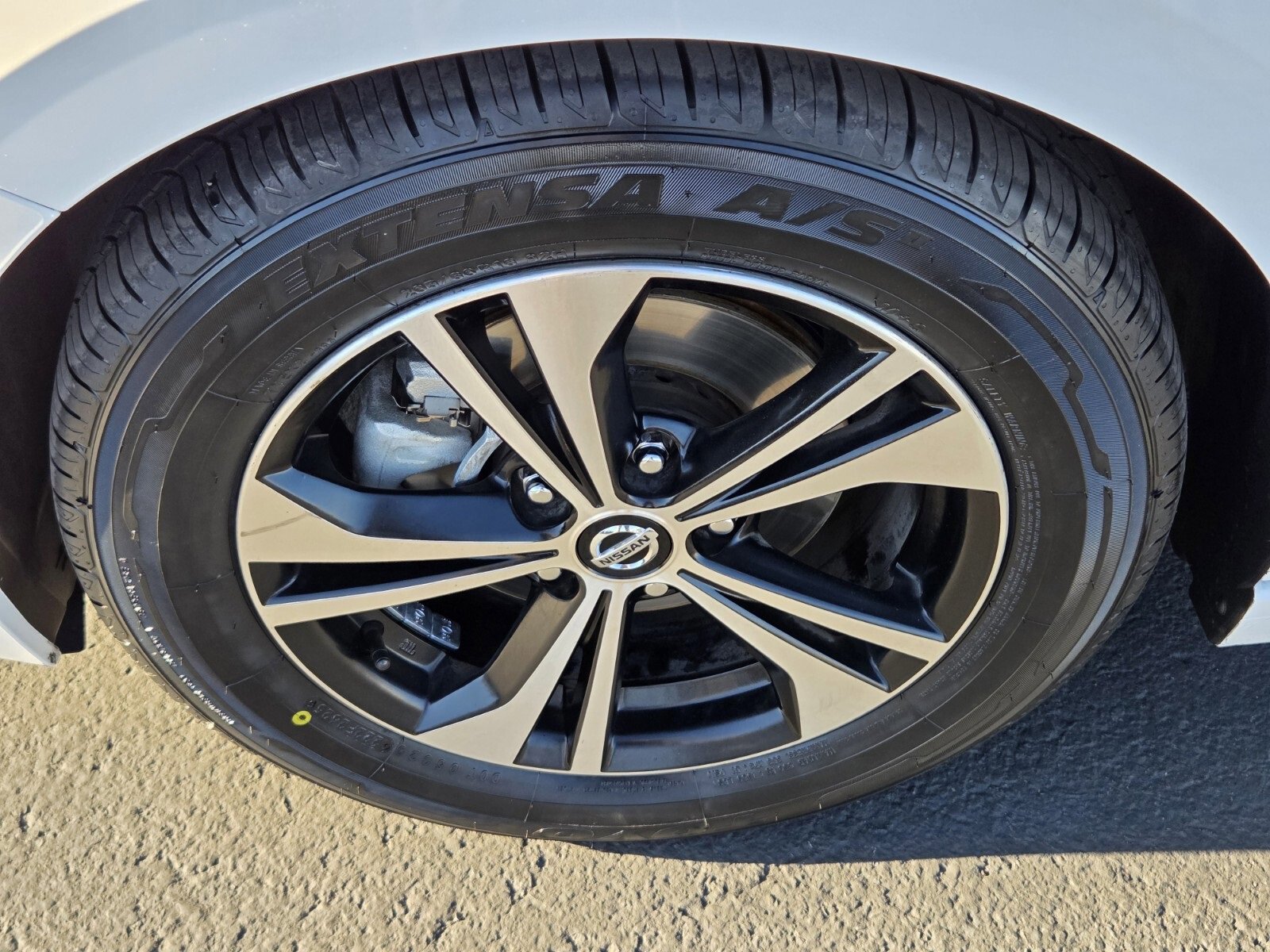 Used 2023 Nissan Sentra SV image 9