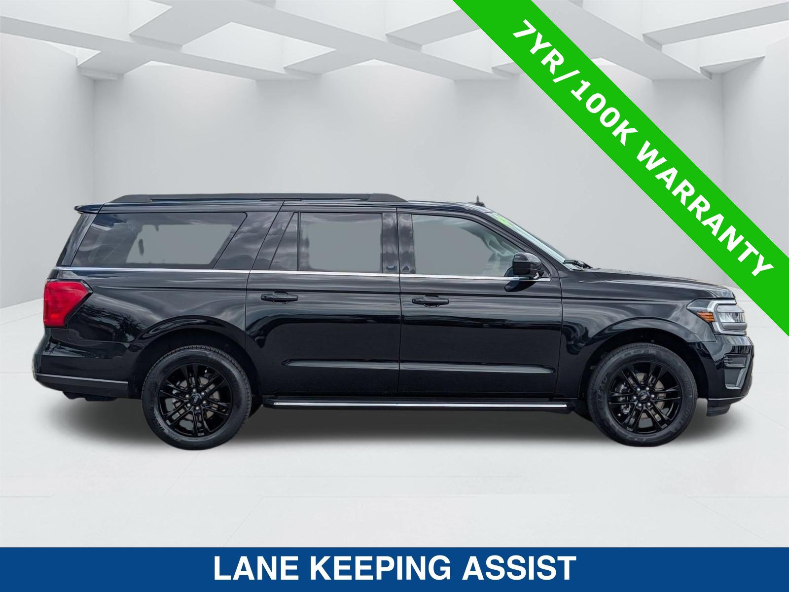 Certified 2022 Ford Expedition Max XLT image 3