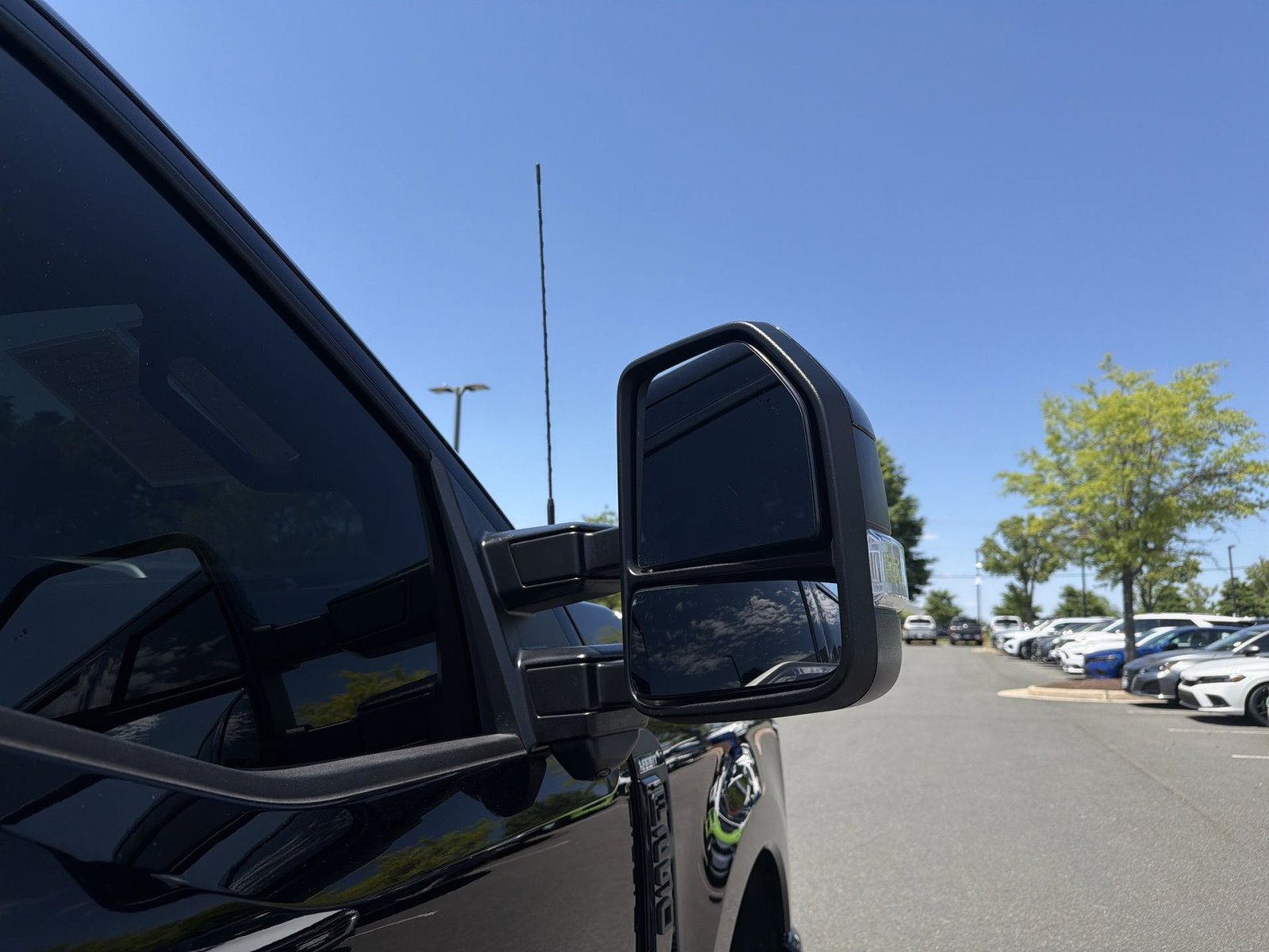 Certified 2025 Ford F250 Lariat w/ Black Appearance Package AWD/4WD image 15