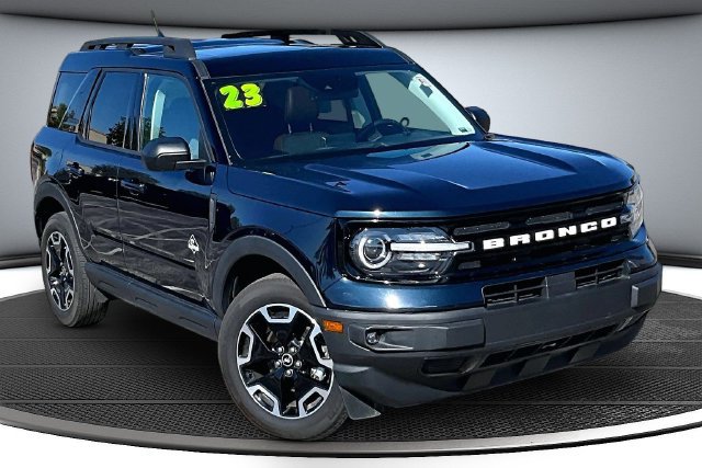 Certified 2023 Ford Bronco Sport Outer Banks w/ Tech Package AWD/4WD image 3