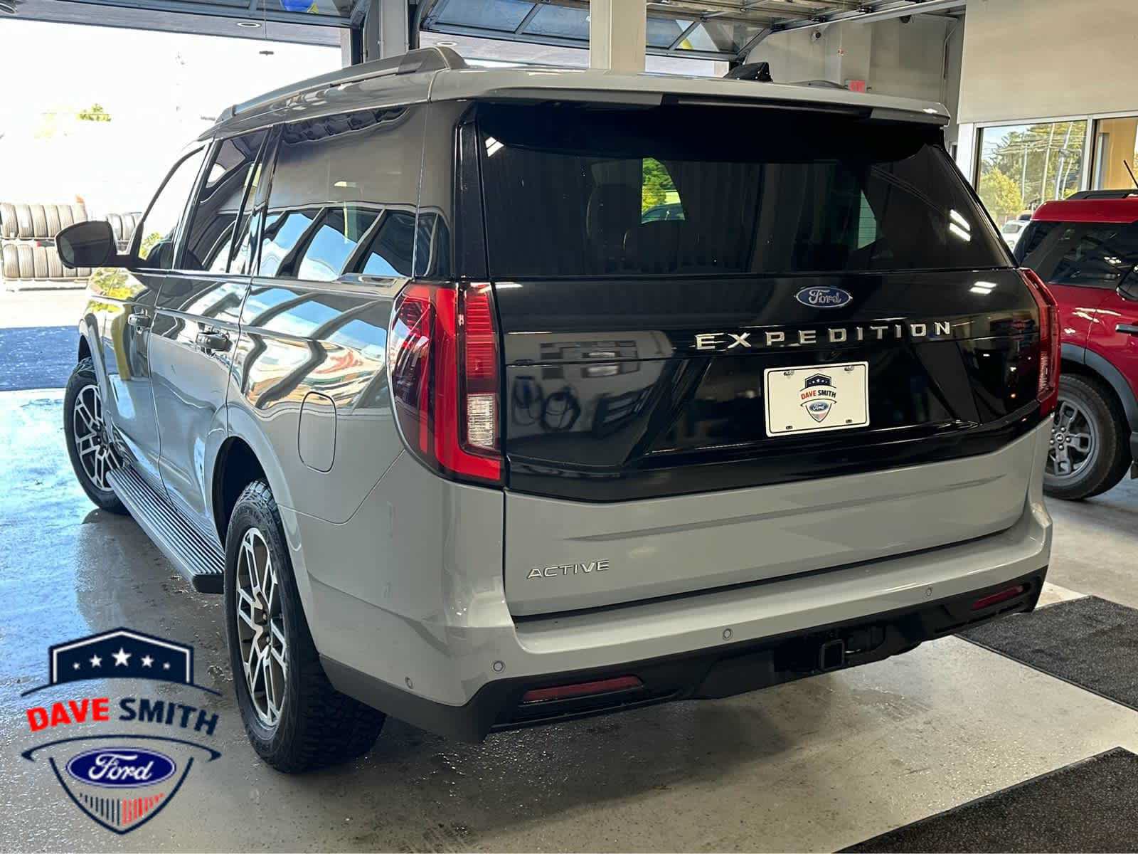 Certified 2025 Ford Expedition Active AWD/4WD image 56