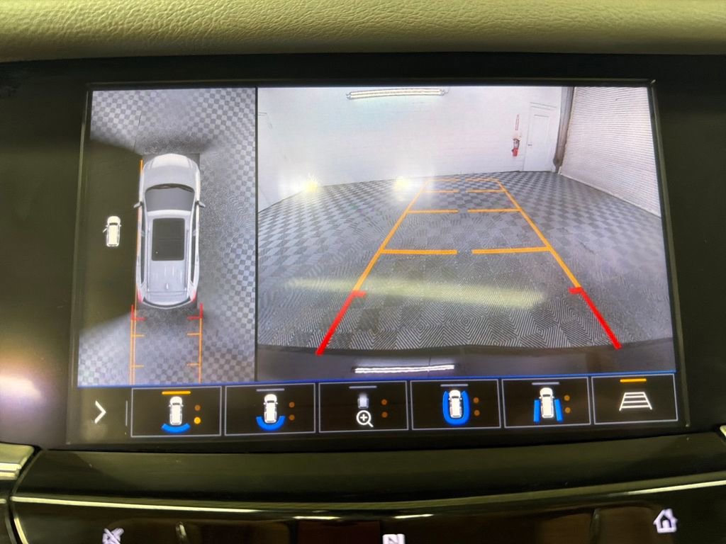 Used 2020 Cadillac XT6 Premium Luxury image 28