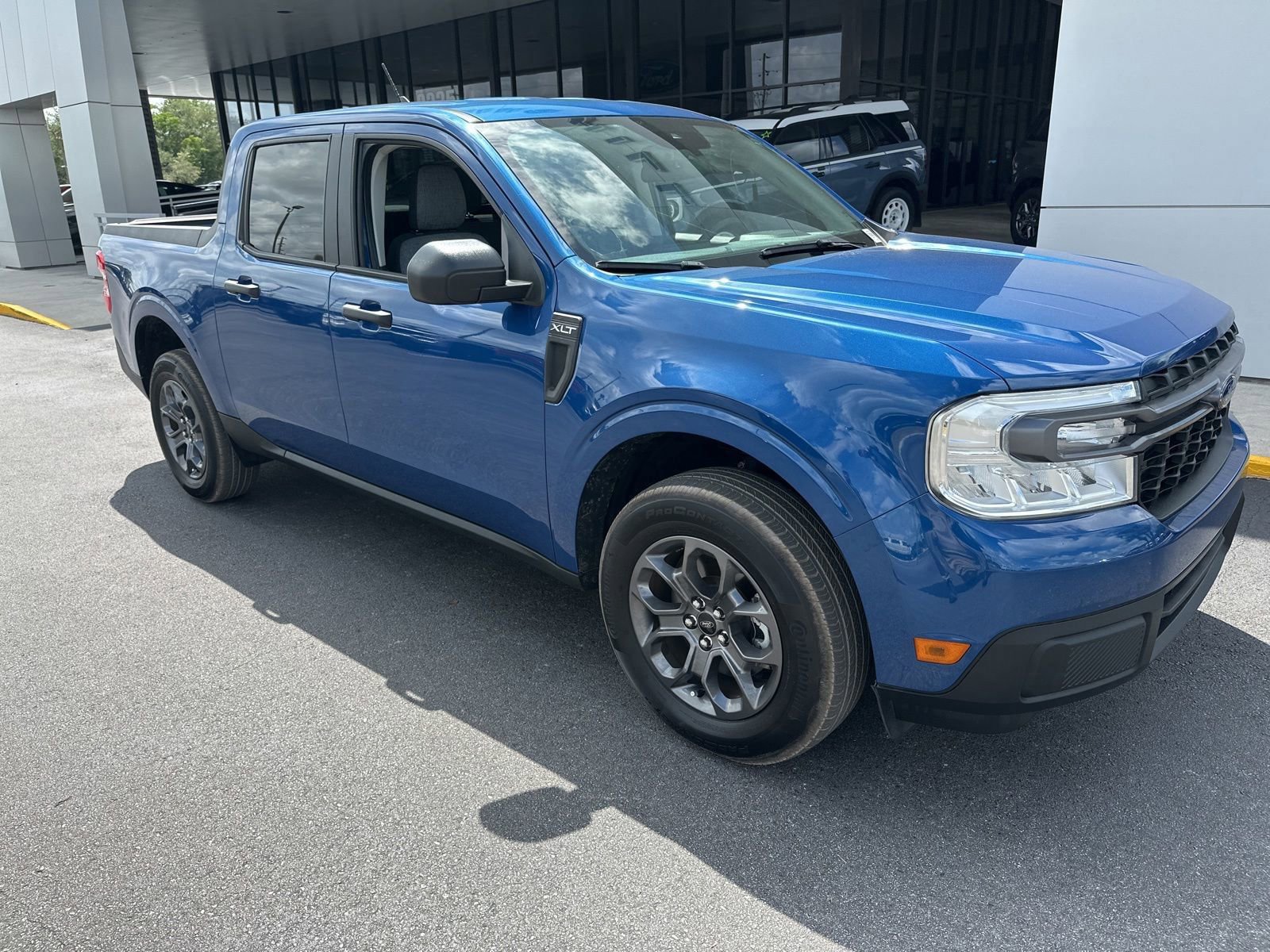 Certified 2024 Ford Maverick XLT FWD image 2
