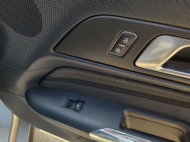 Certified 2024 Ford Mustang Coupe RWD image 9