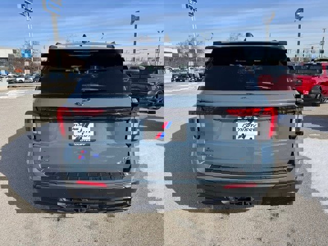 Certified 2025 Ford Explorer ST-Line w/ Premium Package image 4