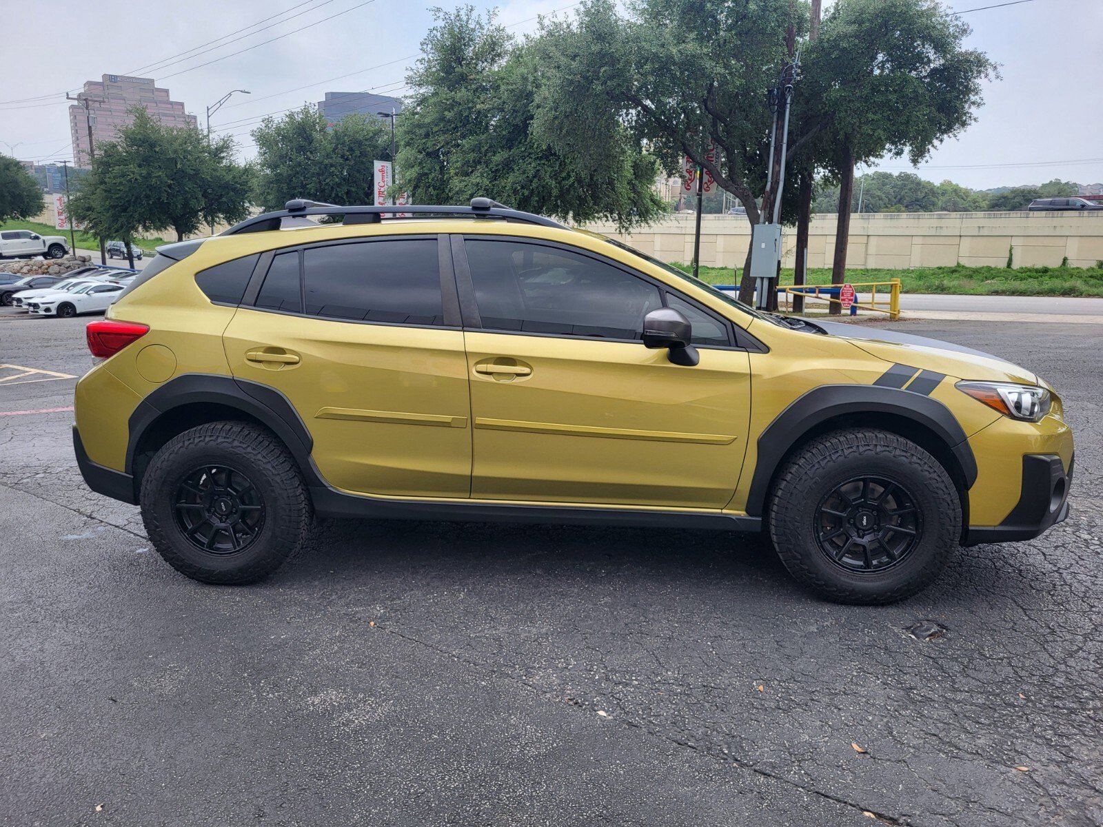 Used 2021 Subaru Crosstrek 2.5i Sport w/ Moonroof Package AWD/4WD image 2