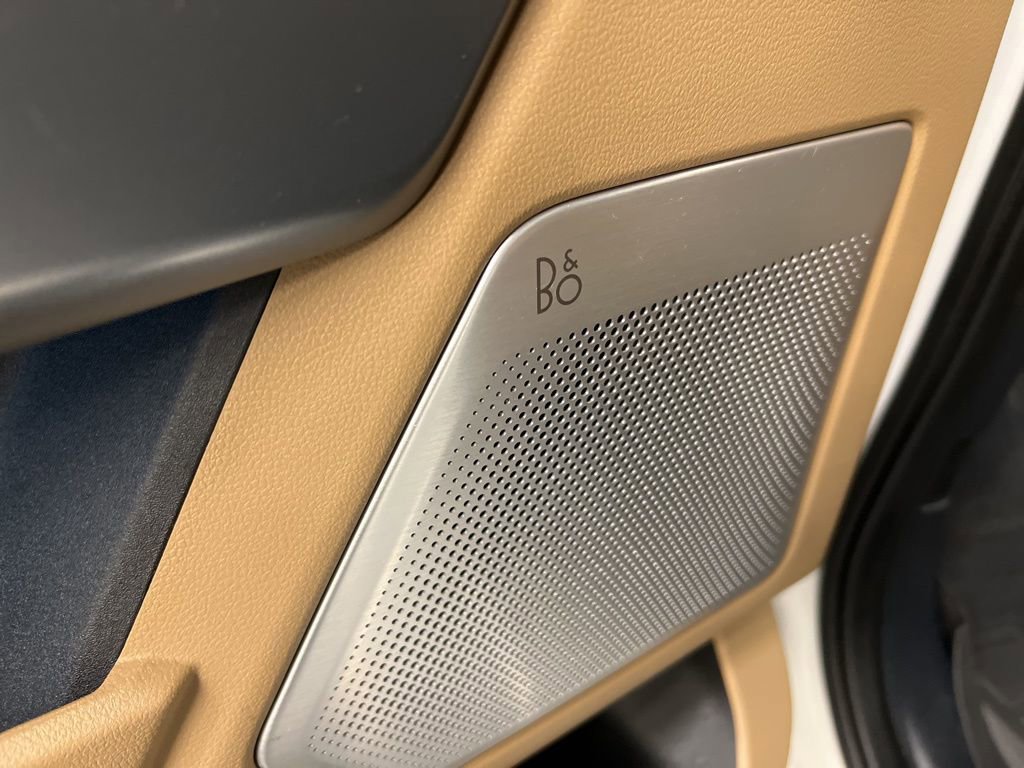 Certified 2022 Ford F150 Lariat w/ Equipment Group 502A High image 29