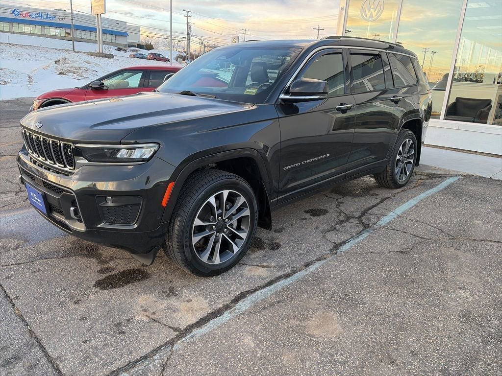 Used 2022 Jeep Grand Cherokee L Overland w/ Advanced Protech Group III image 3