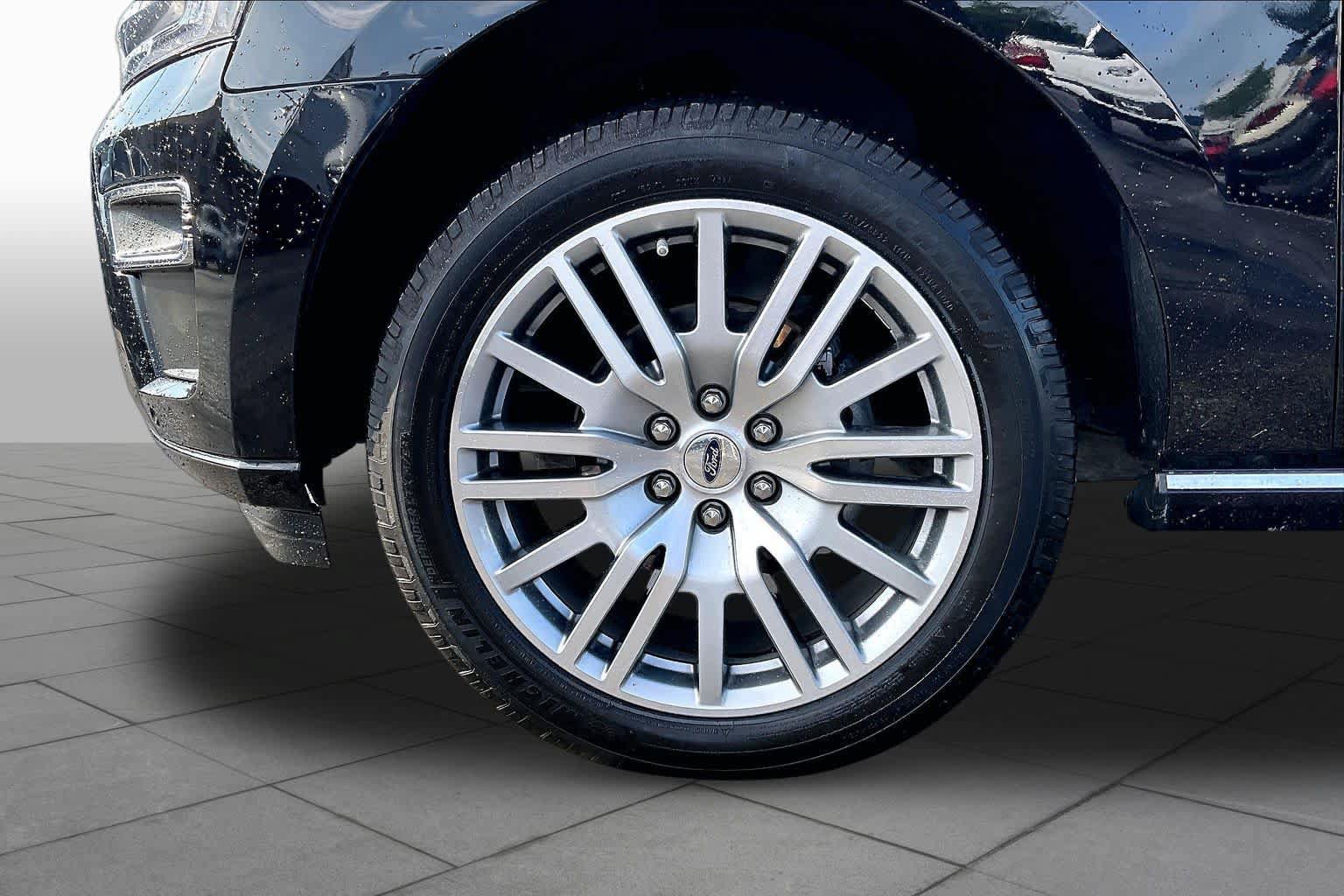 Certified 2023 Ford Expedition Platinum AWD/4WD image 11
