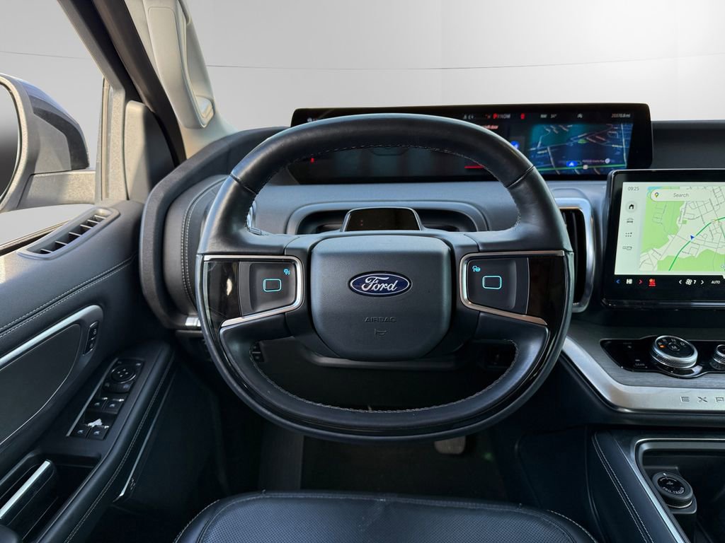 Certified 2025 Ford Expedition Max Platinum image 12