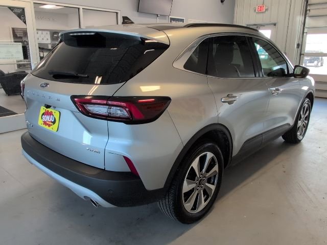 Certified 2024 Ford Escape Platinum AWD/4WD image 5