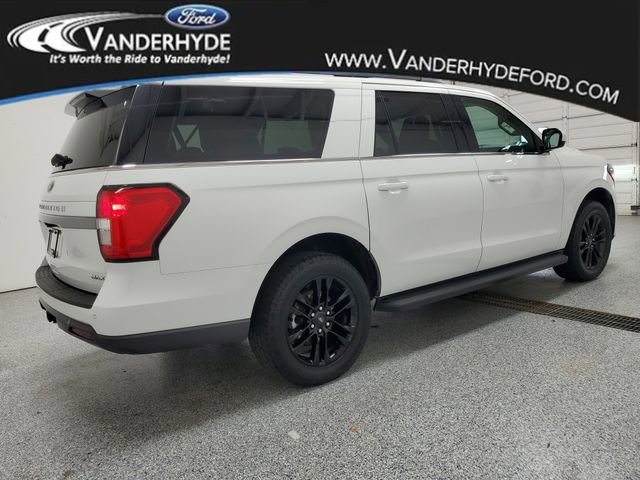 Certified 2024 Ford Expedition Max XLT image 3
