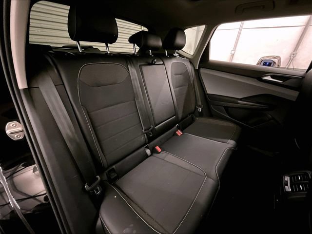 Used 2022 Volkswagen Taos SE FWD image 26